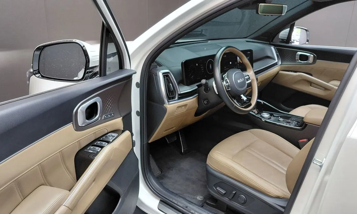 Kia Sorento — фото 6