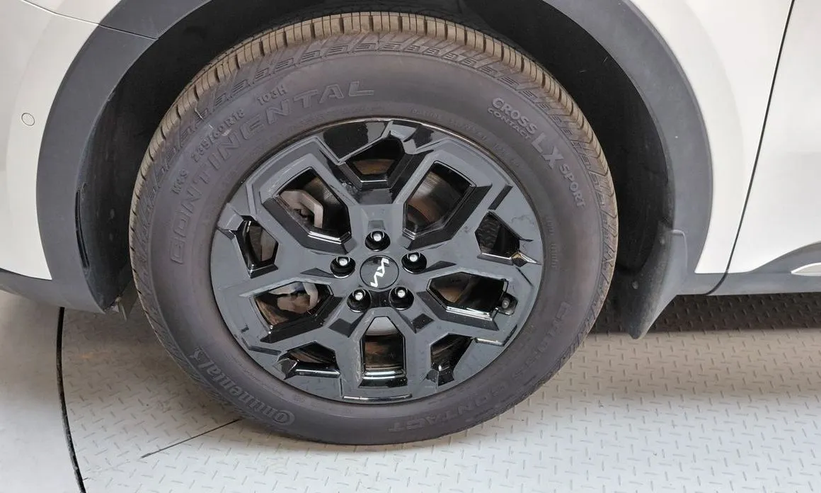 Kia Sorento — фото 4