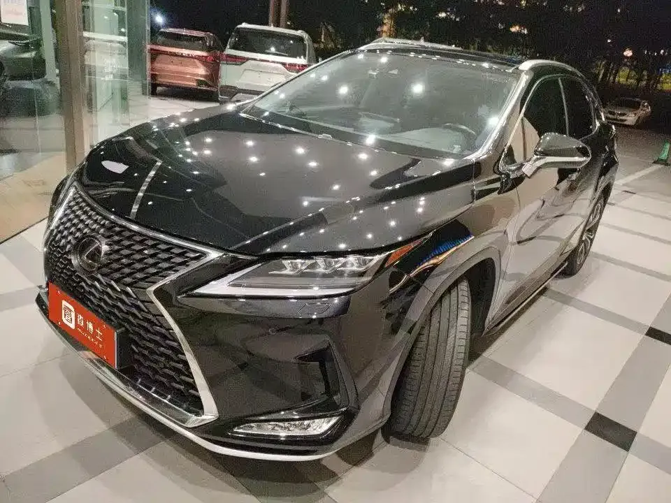 Lexus RX — фото 1