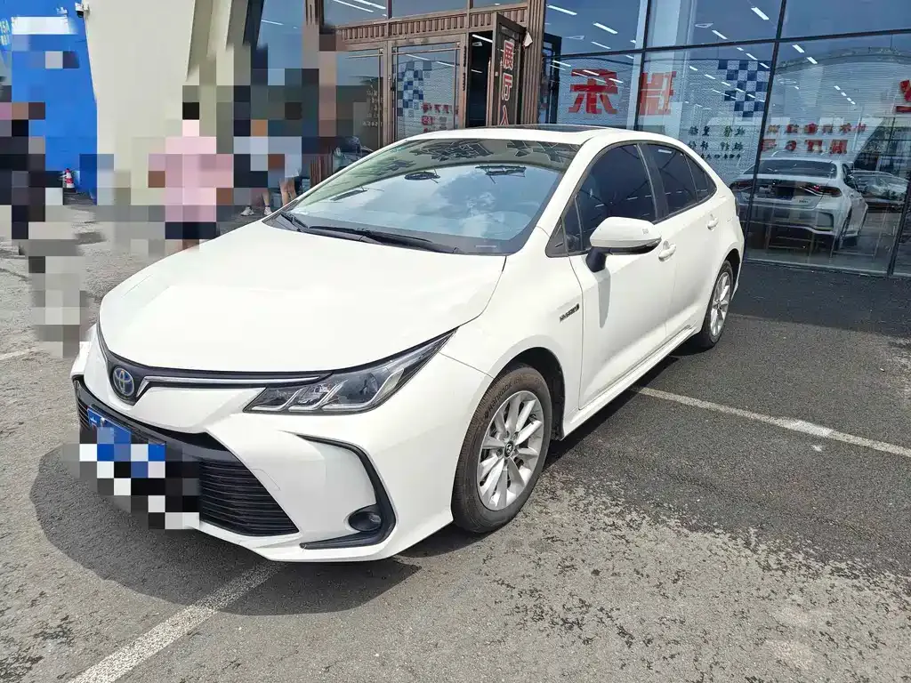 Toyota Corolla — фото 1
