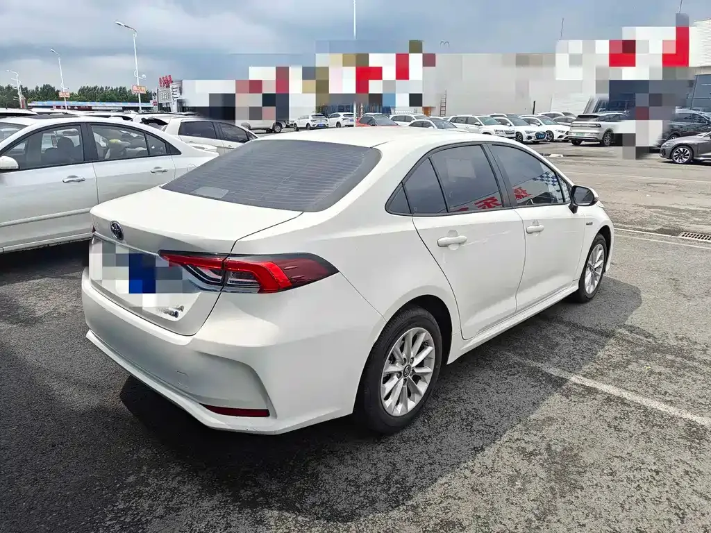 Toyota Corolla — фото 10