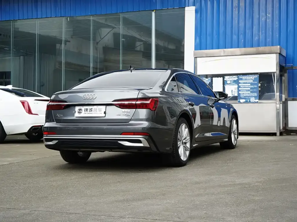 Audi A6L — фото 10
