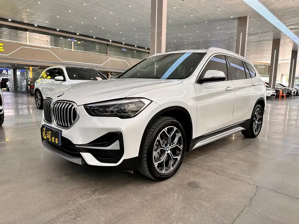 BMW X1 — фото 1