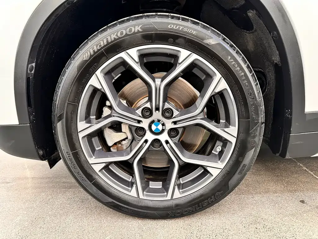 BMW X1 — фото 10