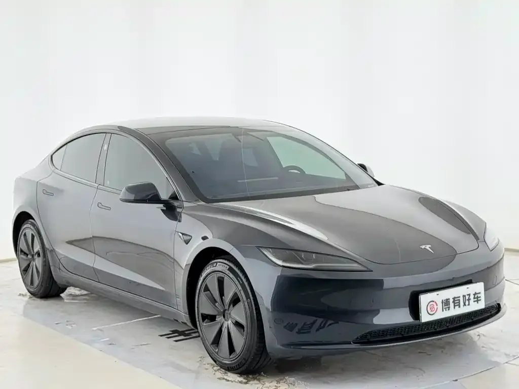 Tesla Model 3 — фото 4