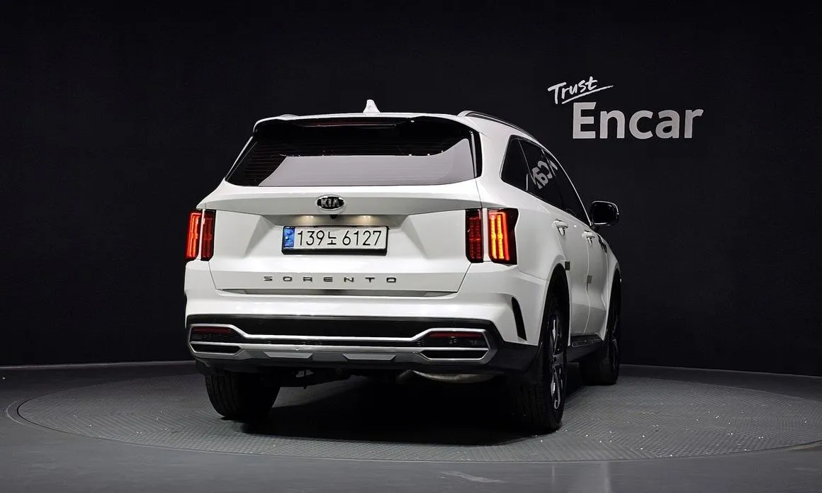 Kia Sorento — фото 9