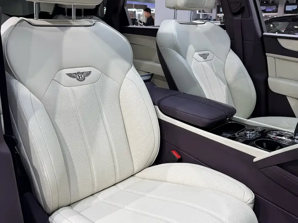 Bentley Bentayga — фото 10