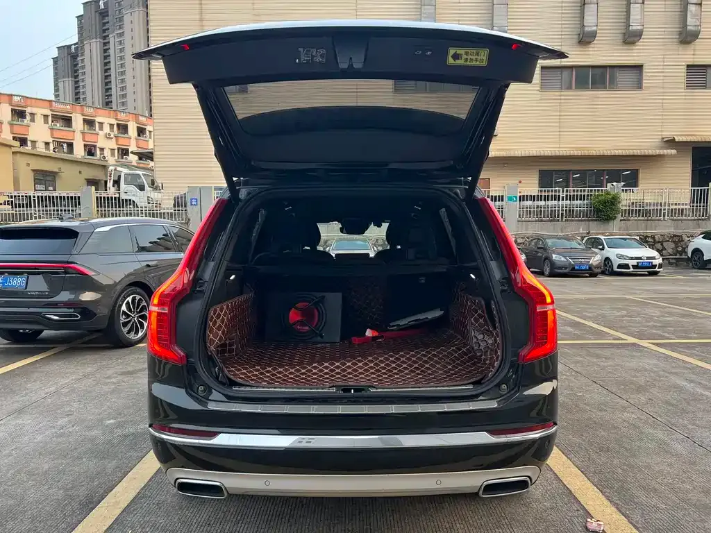 Volvo XC90 — фото 2