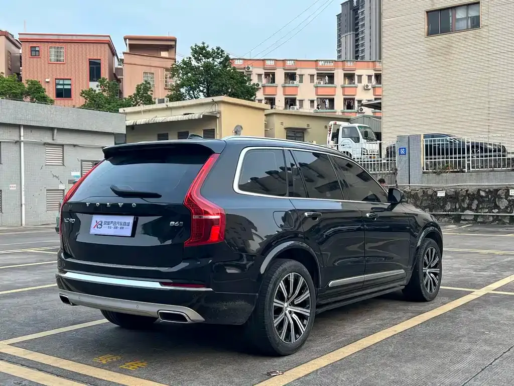 Volvo XC90 — фото 8