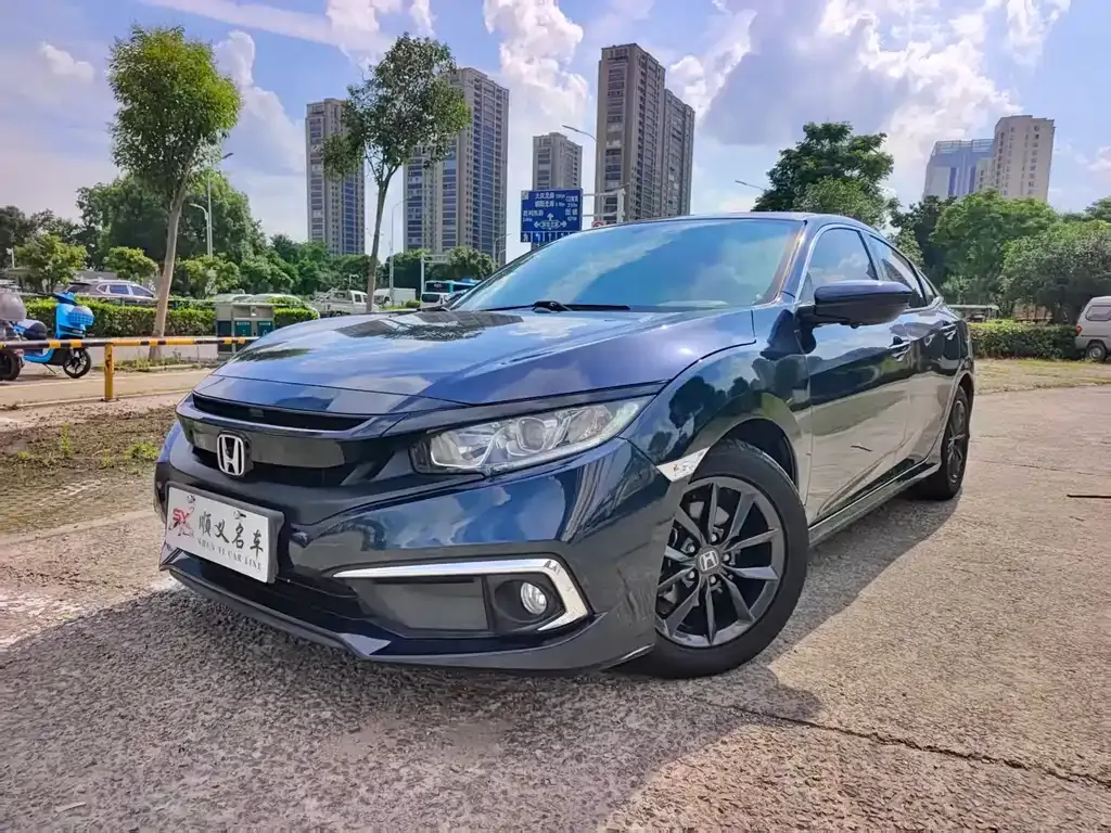 Honda Civic — фото 1