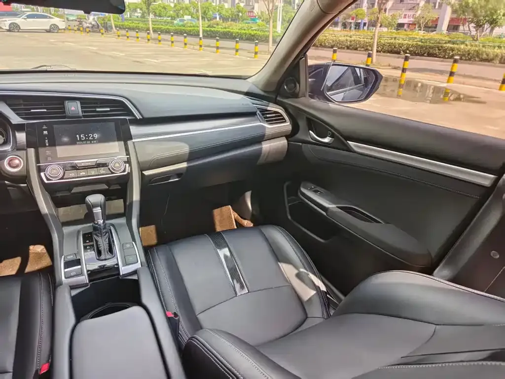 Honda Civic — фото 10