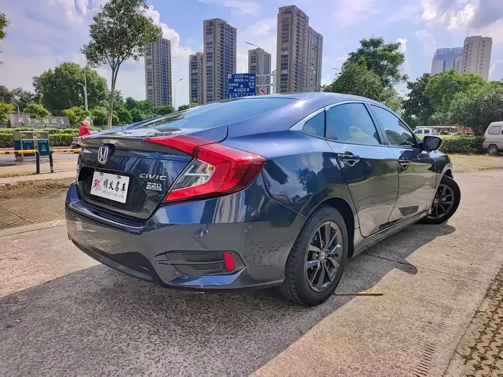 Honda Civic — фото 4