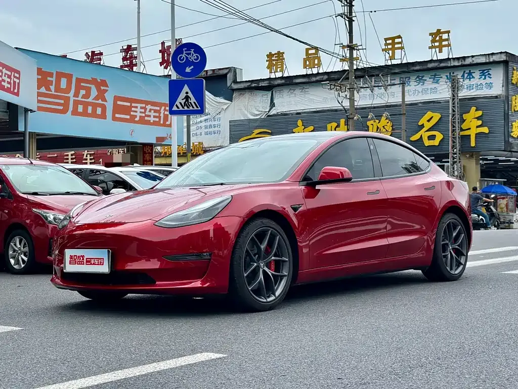 Tesla Model 3 — фото 9