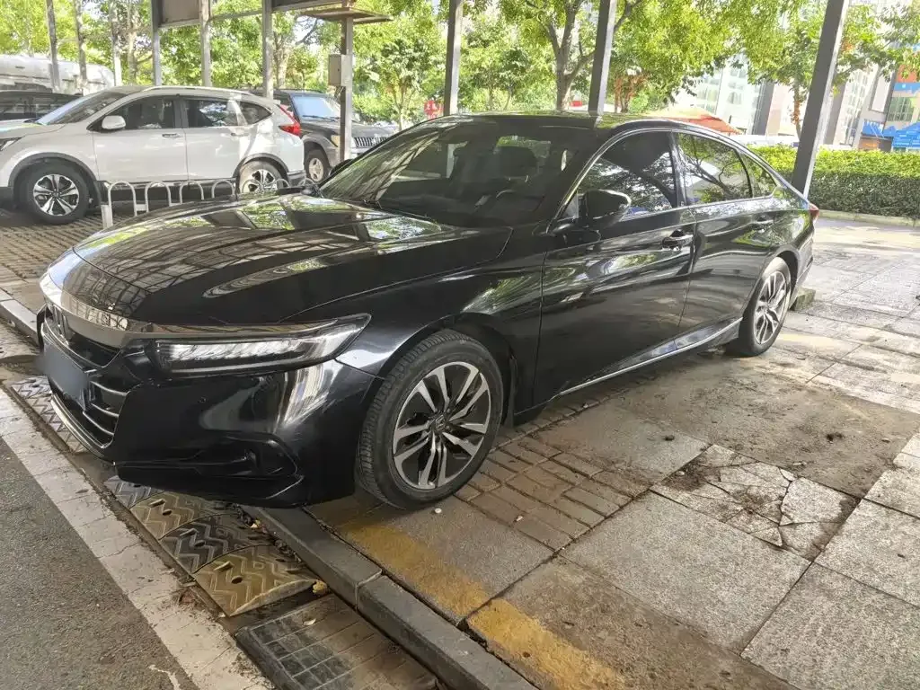 Honda Accord — фото 8