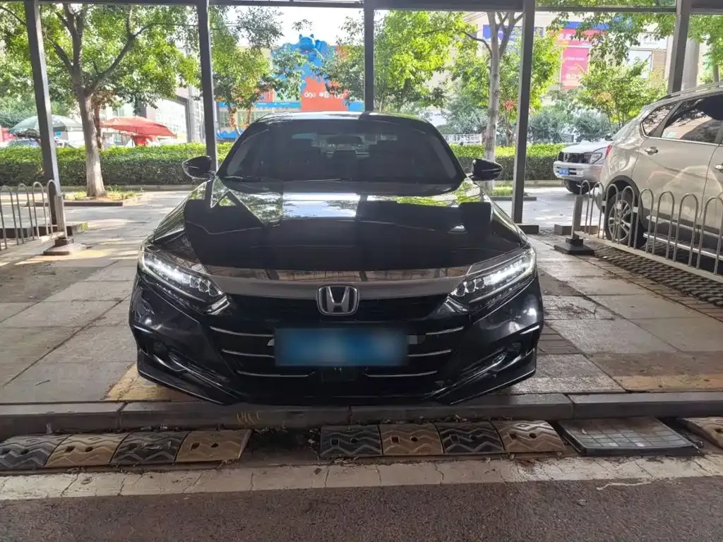 Honda Accord — фото 9
