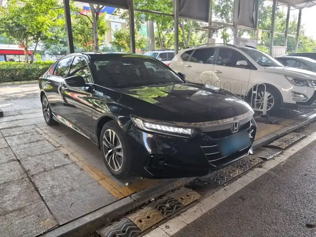 Honda Accord — фото 10