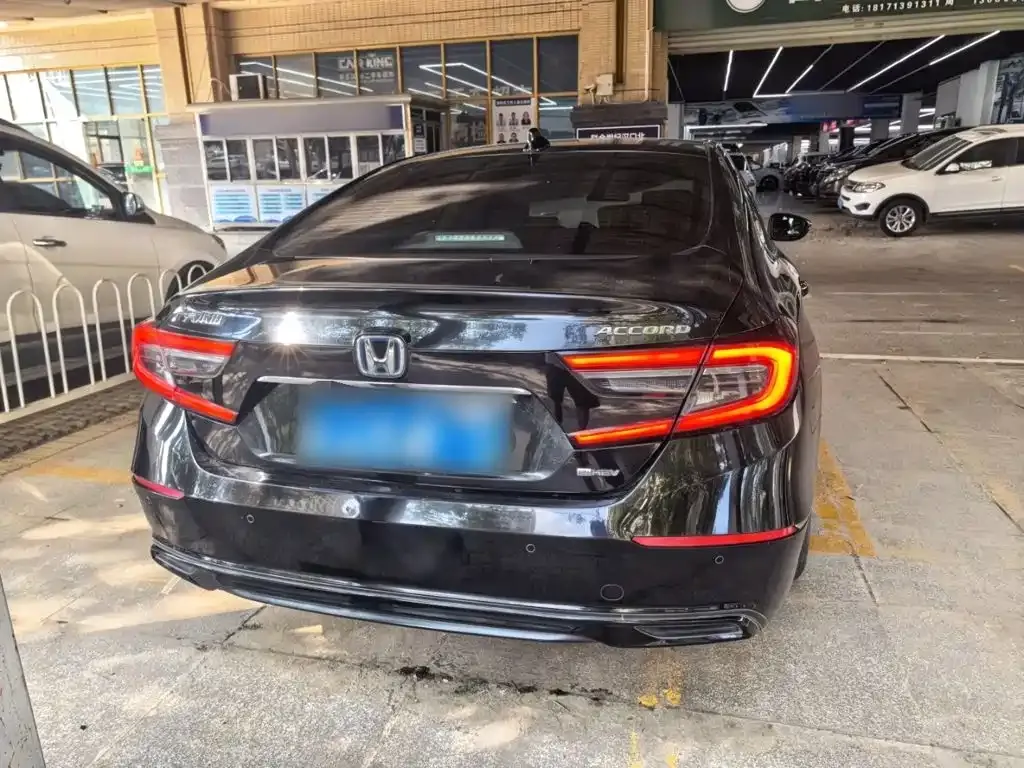 Honda Accord — фото 6