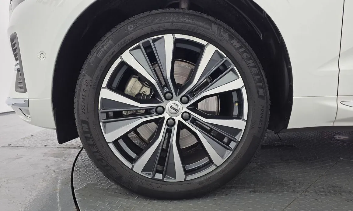 Volvo XC60 — фото 10