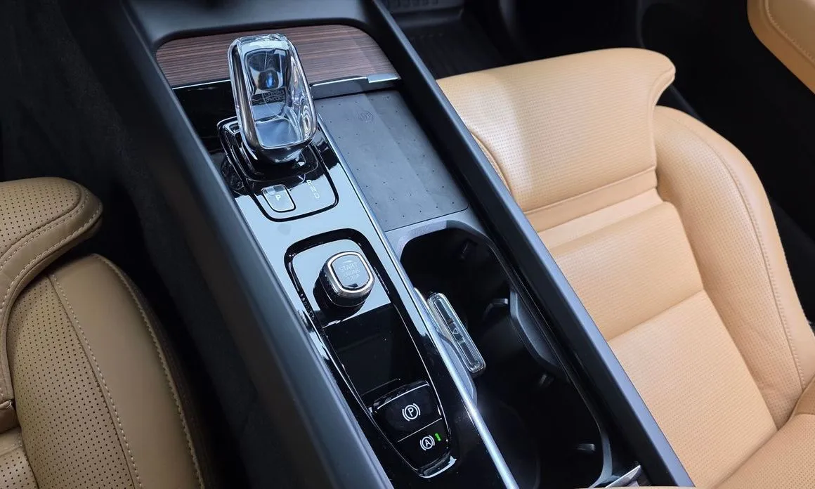 Volvo XC60 — фото 2