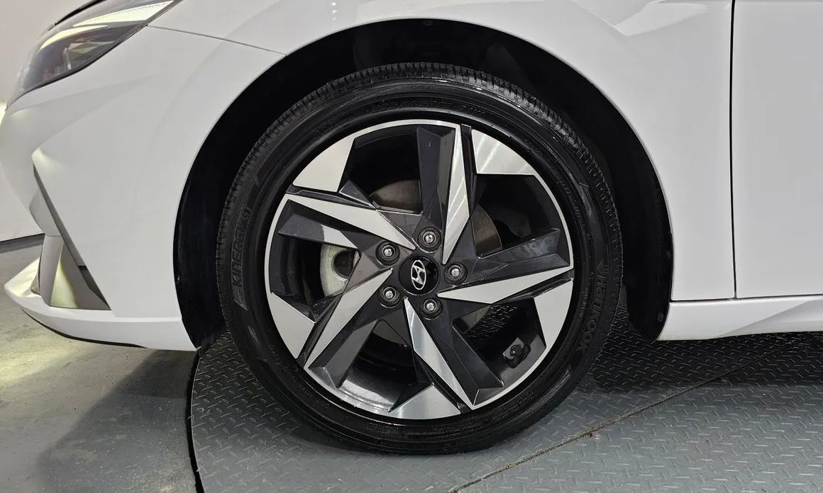 Hyundai AVANTE — фото 8