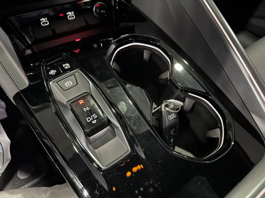 Audi Q5 2025 из KR, фото 8
