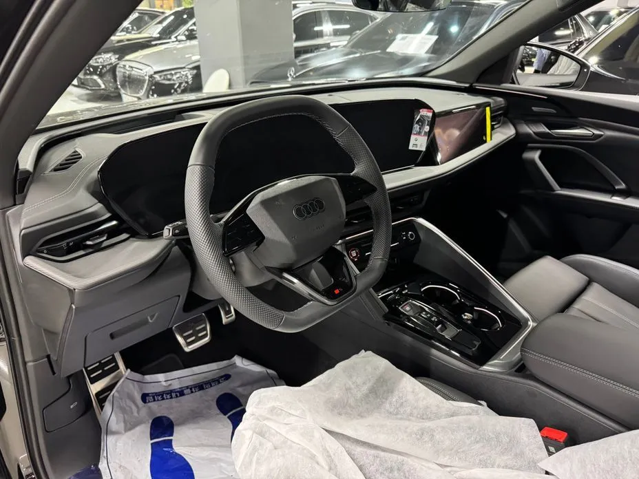Audi Q5 2025 из KR, фото 2