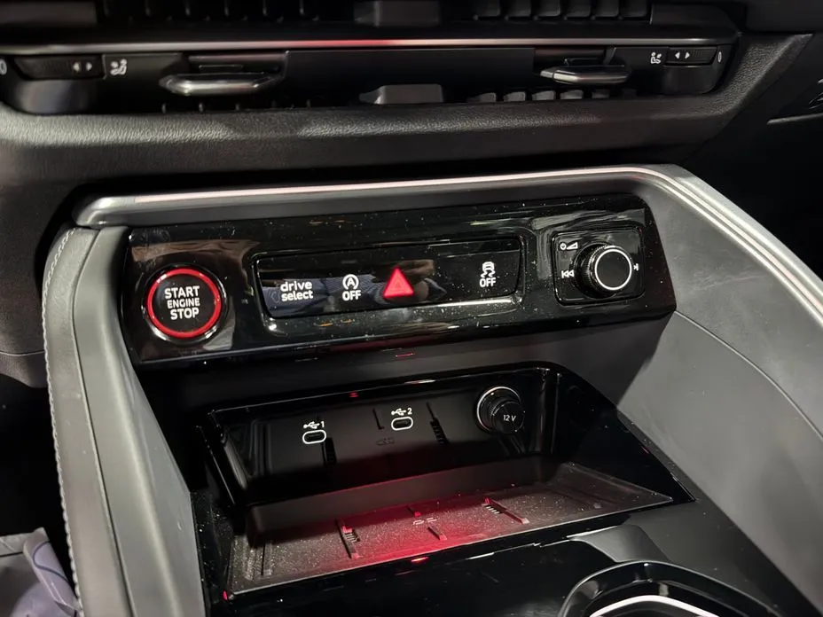 Audi Q5 2025 из KR, фото 6