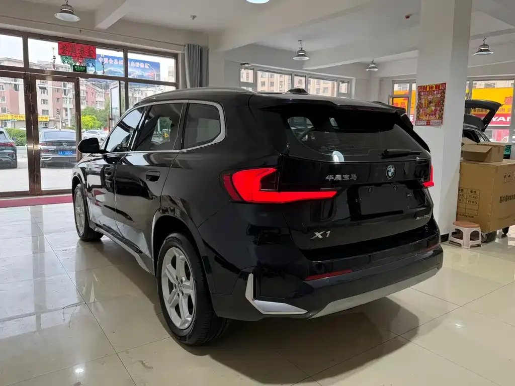 BMW X1 — фото 2