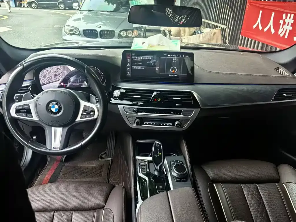 BMW 5 Series — фото 5