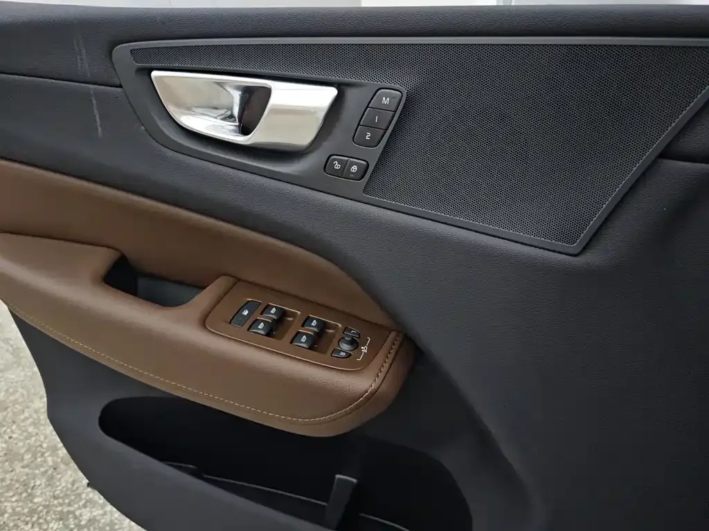 Volvo XC60 2024 из CN, фото 8
