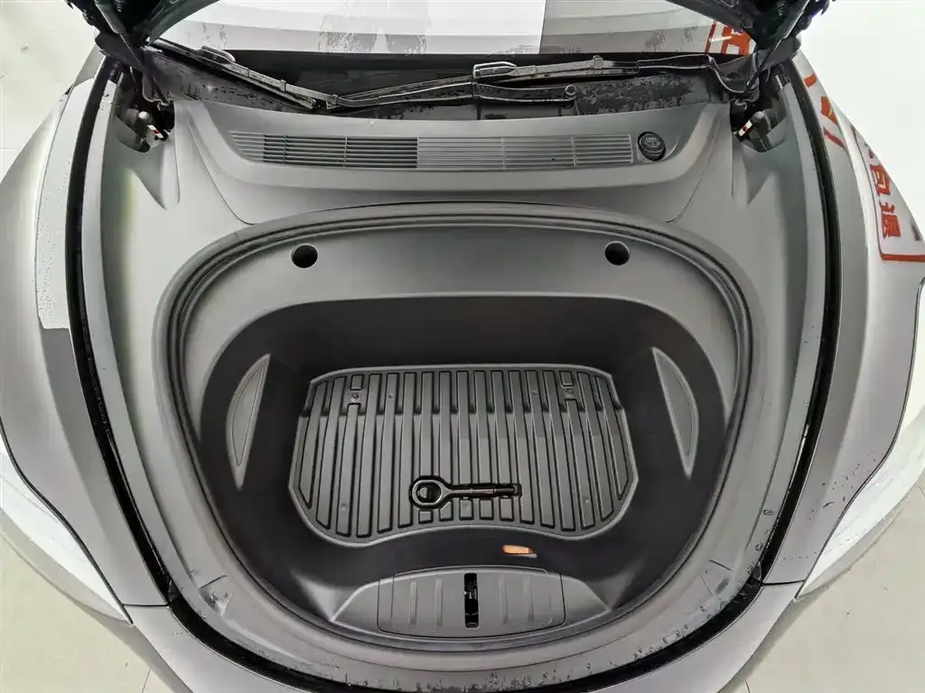 Tesla Model 3 — фото 10