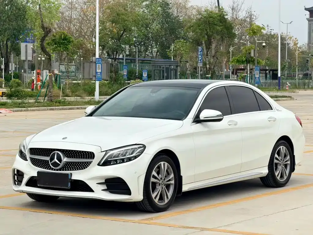 Mercedes-Benz C-Class — фото 1