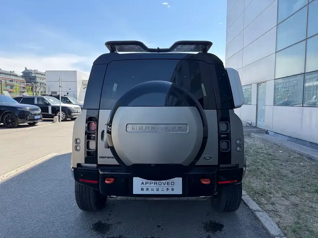 Land Rover Defender — фото 9