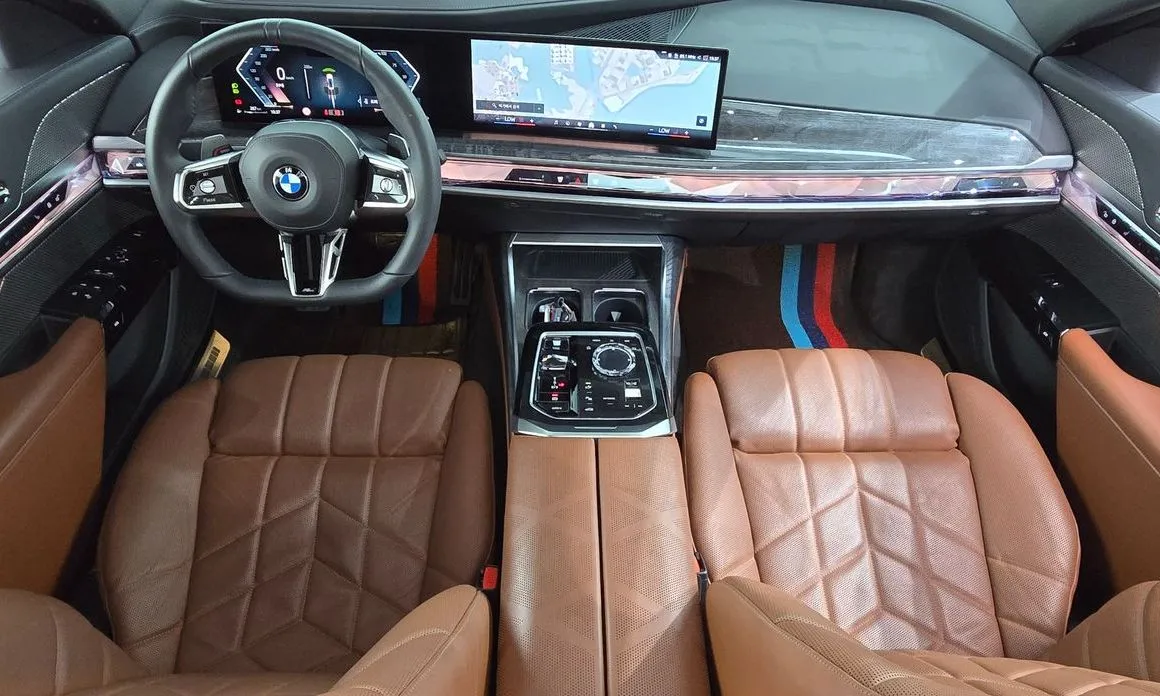 BMW 7-Series — фото 10