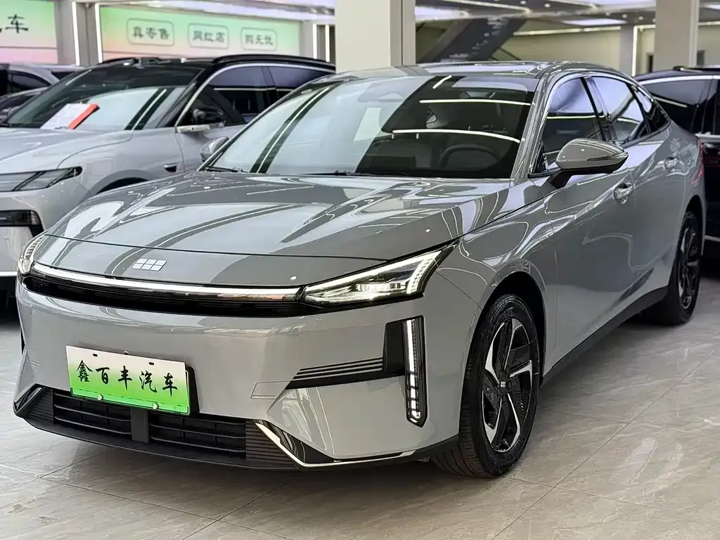 Geely Galaxy L6 — фото 1