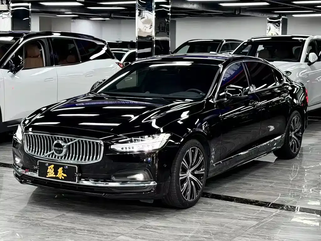 Volvo S90 — фото 1