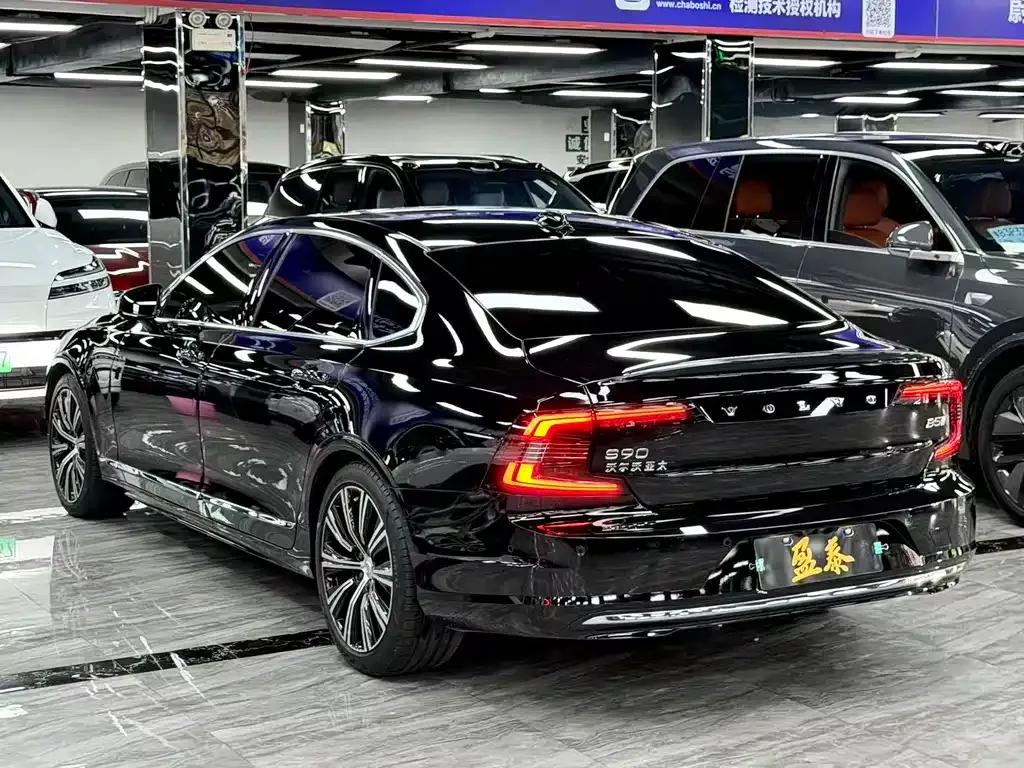 Volvo S90 — фото 9