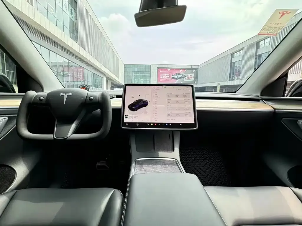 Tesla Model Y — фото 4