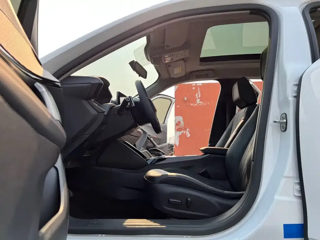 Peugeot 2008 2022 из CN, фото 2