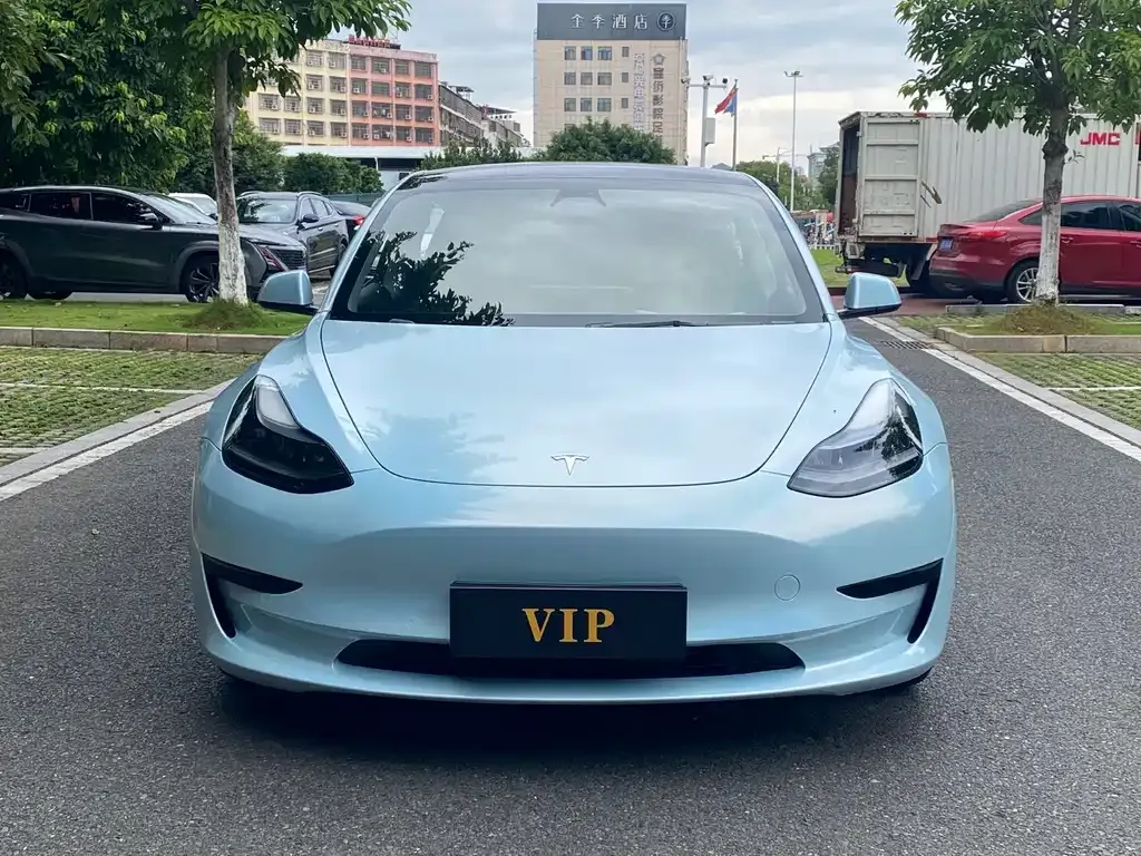 Tesla Model 3 — фото 5