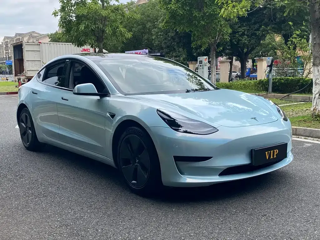 Tesla Model 3 — фото 7