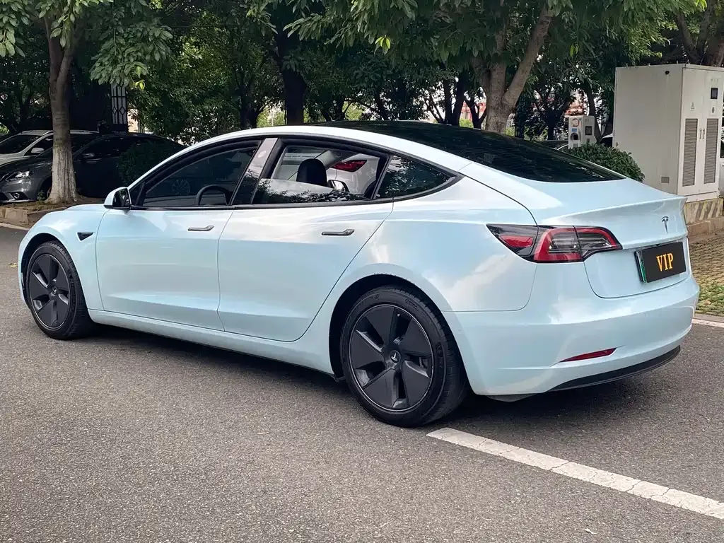 Tesla Model 3 — фото 9