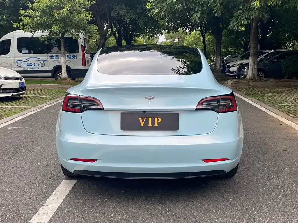 Tesla Model 3 — фото 10