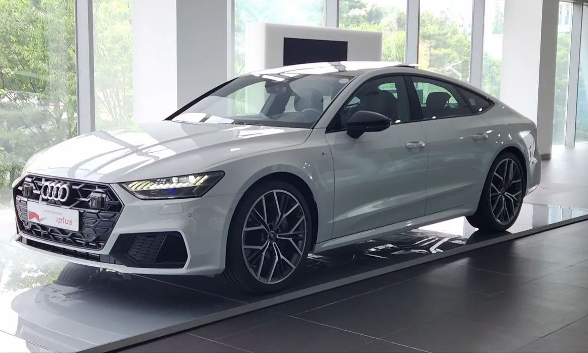 Audi A7 — фото 1