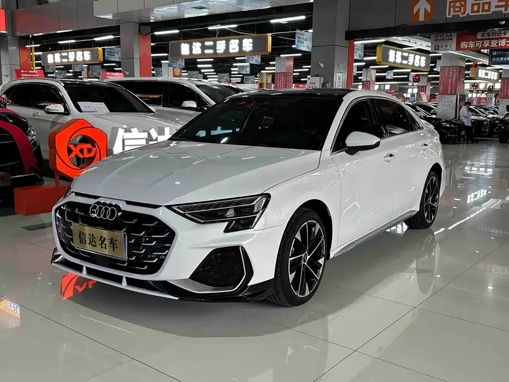 Audi A3 — фото 1