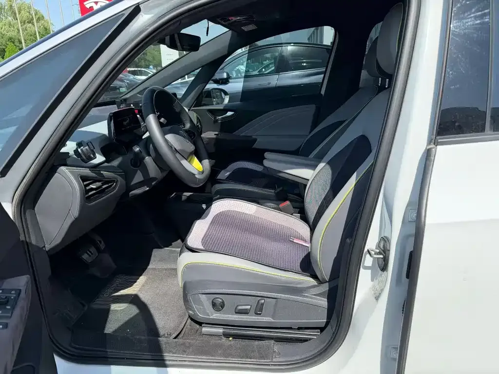 Volkswagen ID.3 — фото 5