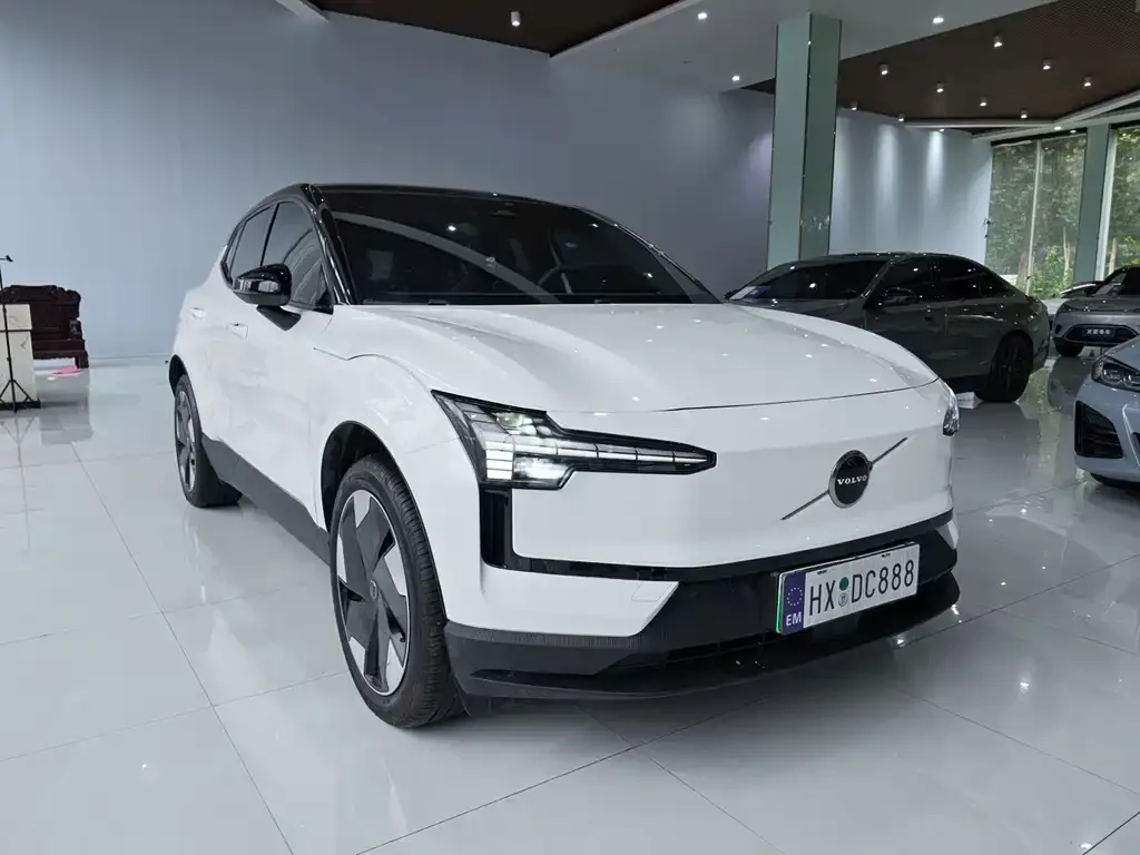 Volvo EX30 2025 из CN, фото 2