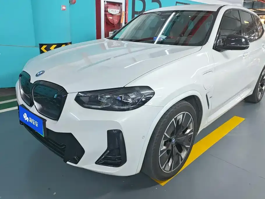 BMW iX3 — фото 1