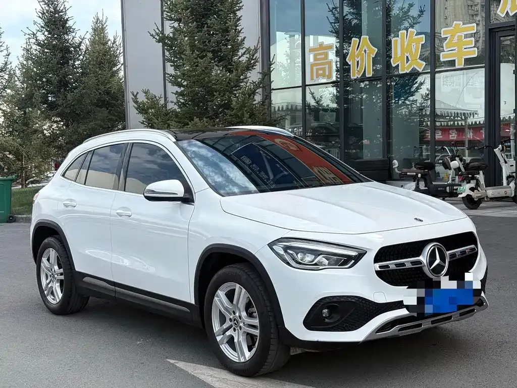 Mercedes-Benz GLA — фото 1