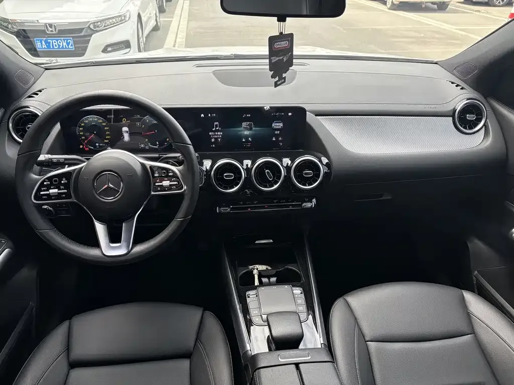 Mercedes-Benz GLA — фото 8